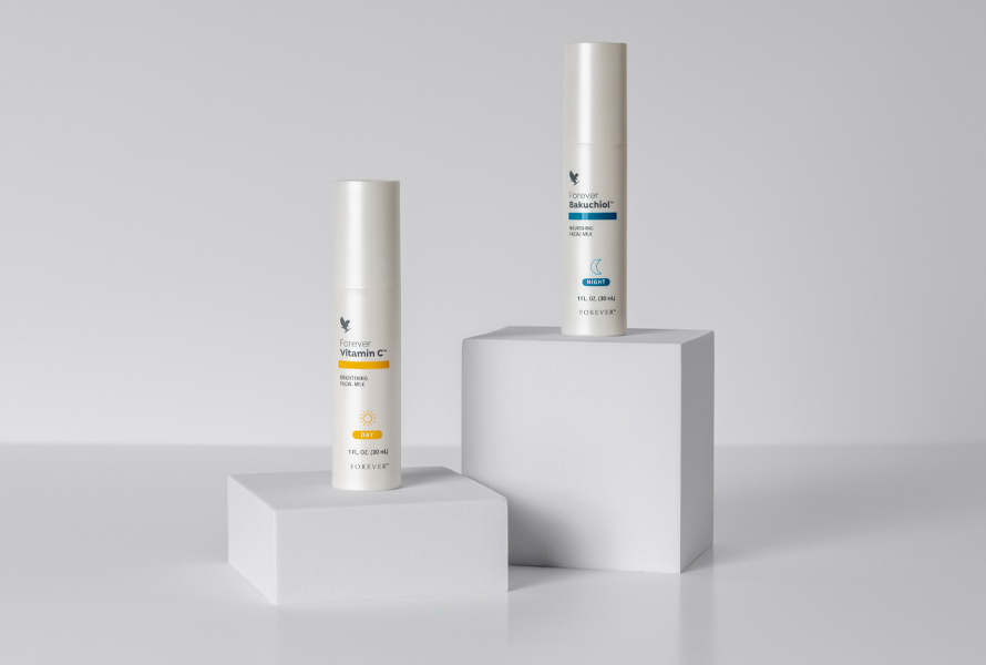 Forever Vitamin C og Bakuchiol Duo – skreddersydd hudpleie for dag og natt, ansiktsmelk med vitamin C (THD) og plantebasert retinol (vitamin A), bakuchiol.
