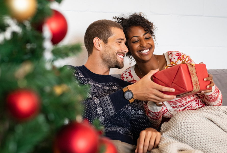 Forevers julebutikk er åpen, fyll julegaveposen med hud- og hårpleie eller kanskje en herlig duft. Og hvorfor ikke unne deg selv noe fint også? 